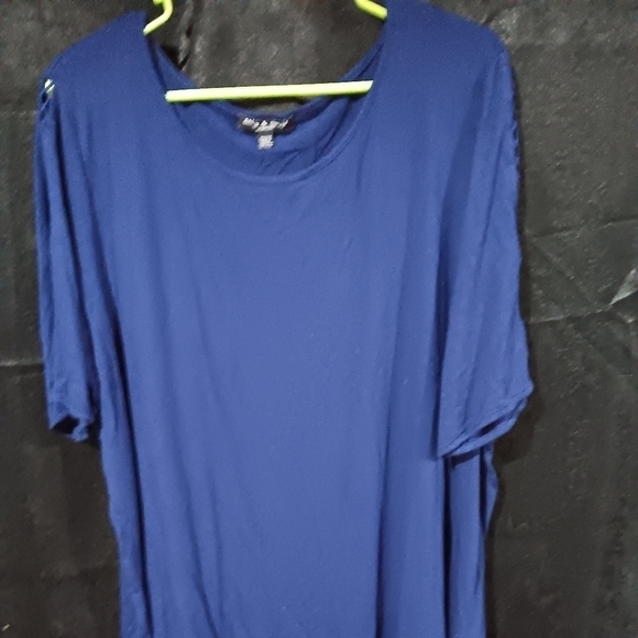 Cable & Gauge Tops - Dark blue tshirt